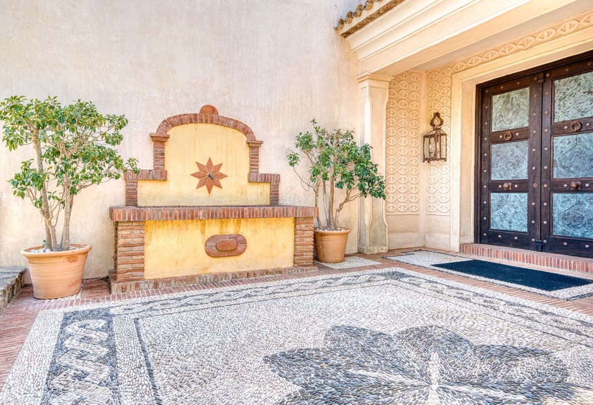 5 slaapkamer Villa te koop in Sotogrande met zwembad garage - € 3.750.000 (Ref: 9144557)