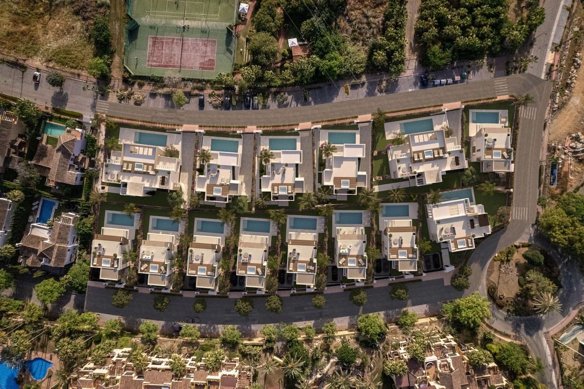 5 sypialnia Willa na sprzedaż w Estepona z basenem garażem - 1 950 000 € (Ref: 9144558)