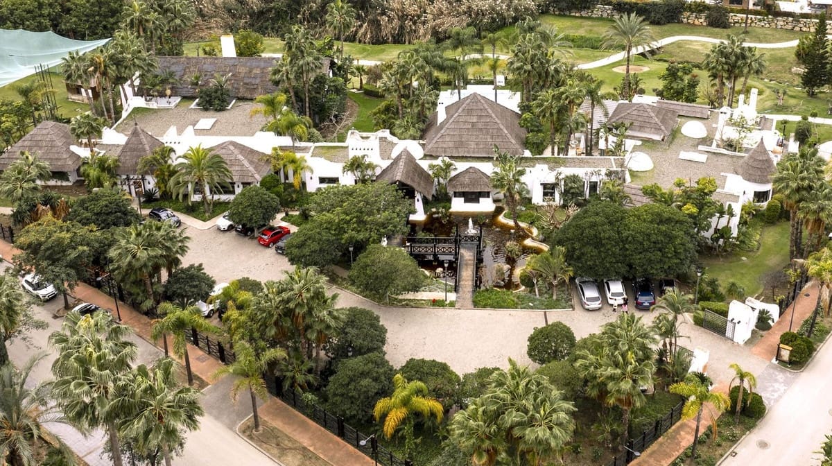 5 quarto Moradia para venda em Estepona com piscina garagem - 1 950 000 € (Ref: 9144558)