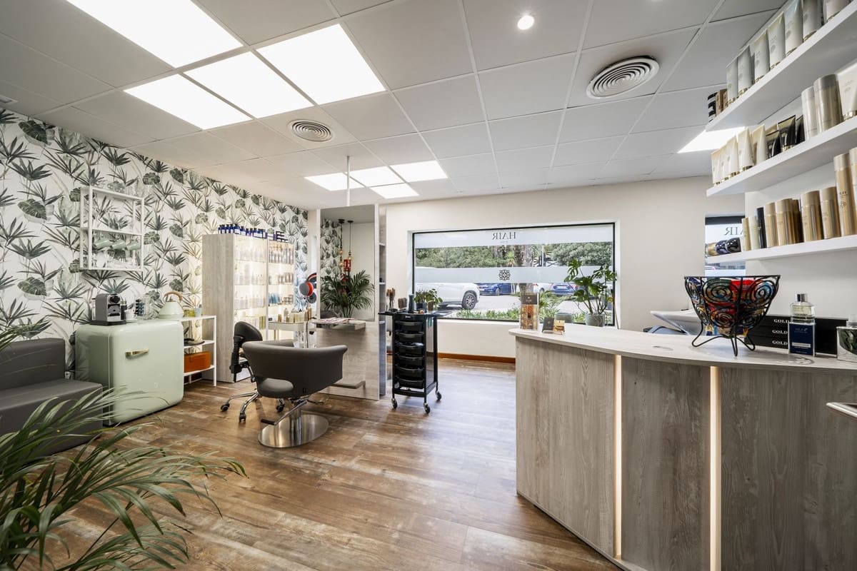 5 bedroom Villa for sale in Estepona with pool garage - € 1,950,000 (Ref: 9144558)