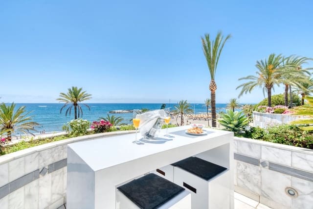 3 bedroom Apartment for rent in Puerto Banus, Marbella with pool garage - € 7,800 (Ref: 9146152)