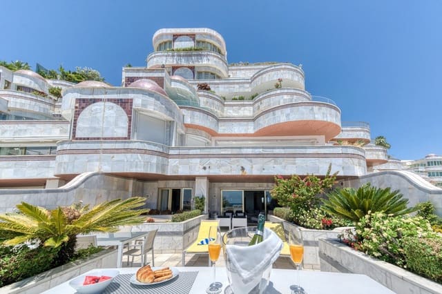 3 sypialnia Apartament na kwatery wakacyjne w Puerto Banus, Marbella z basenem garażem - 5 000 € (Ref: 9146153)