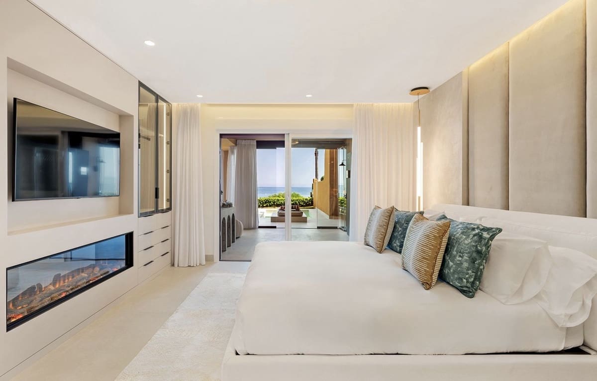 Apartamento de 4 habitaciones en Estepona en venta con piscina garaje - 3.995.000 € (Ref: 9146269)