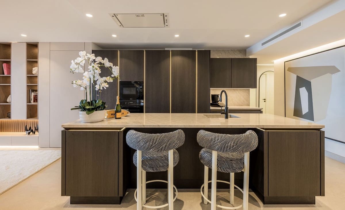 Apartamento de 4 habitaciones en Estepona en venta con piscina garaje - 3.995.000 € (Ref: 9146269)