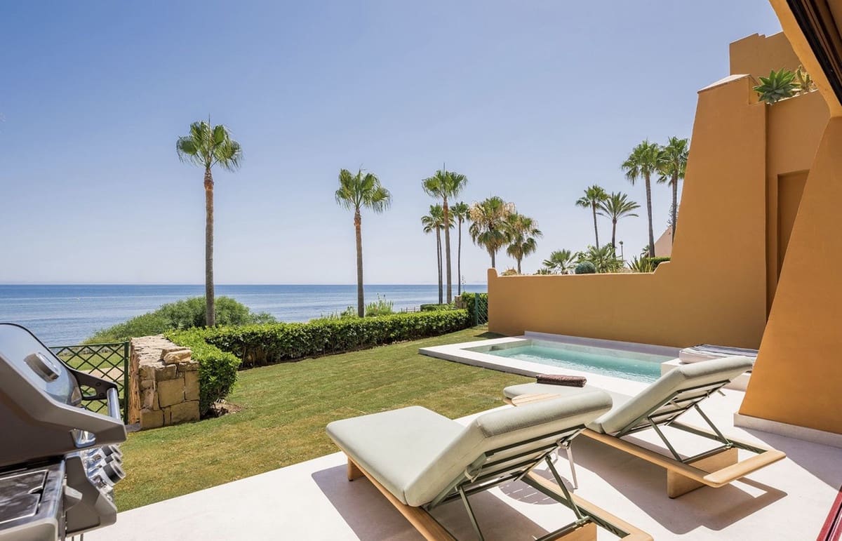 Apartamento de 4 habitaciones en Estepona en venta con piscina garaje - 3.995.000 € (Ref: 9146269)