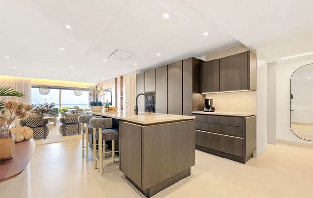 4 sypialnia Apartament na sprzedaż w Estepona z basenem garażem - 3 995 000 € (Ref: 9146269)