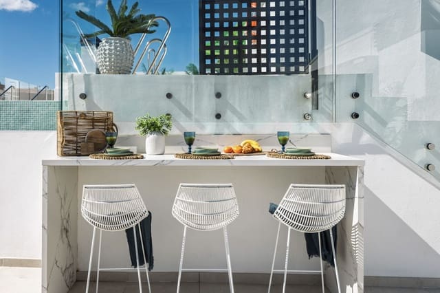 2 bedroom Apartment for sale in Estepona with pool garage - € 570,000 (Ref: 9146270)