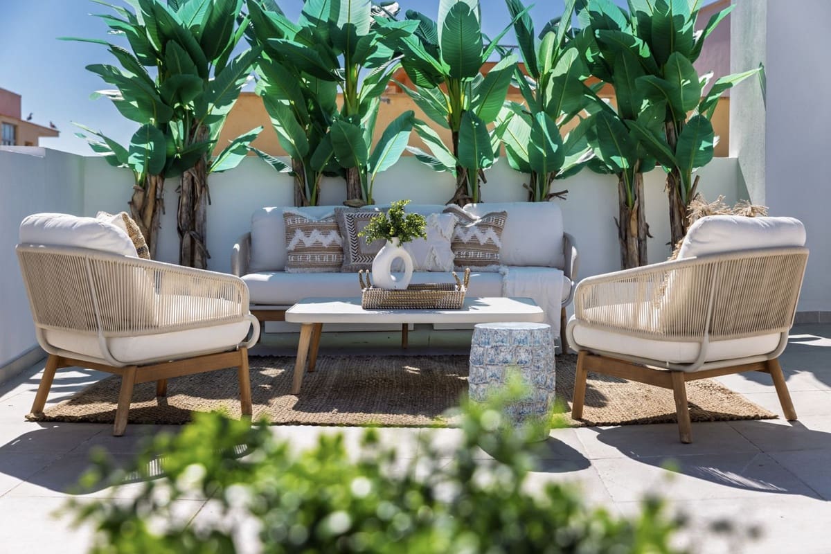 2 bedroom Apartment for sale in Estepona with pool garage - € 570,000 (Ref: 9146270)