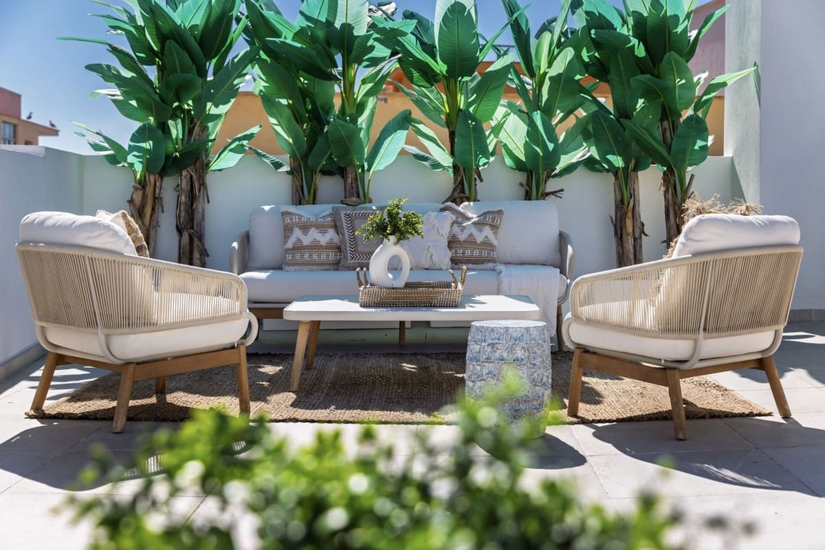 2 bedroom Apartment for sale in Estepona with pool garage - € 570,000 (Ref: 9146270)