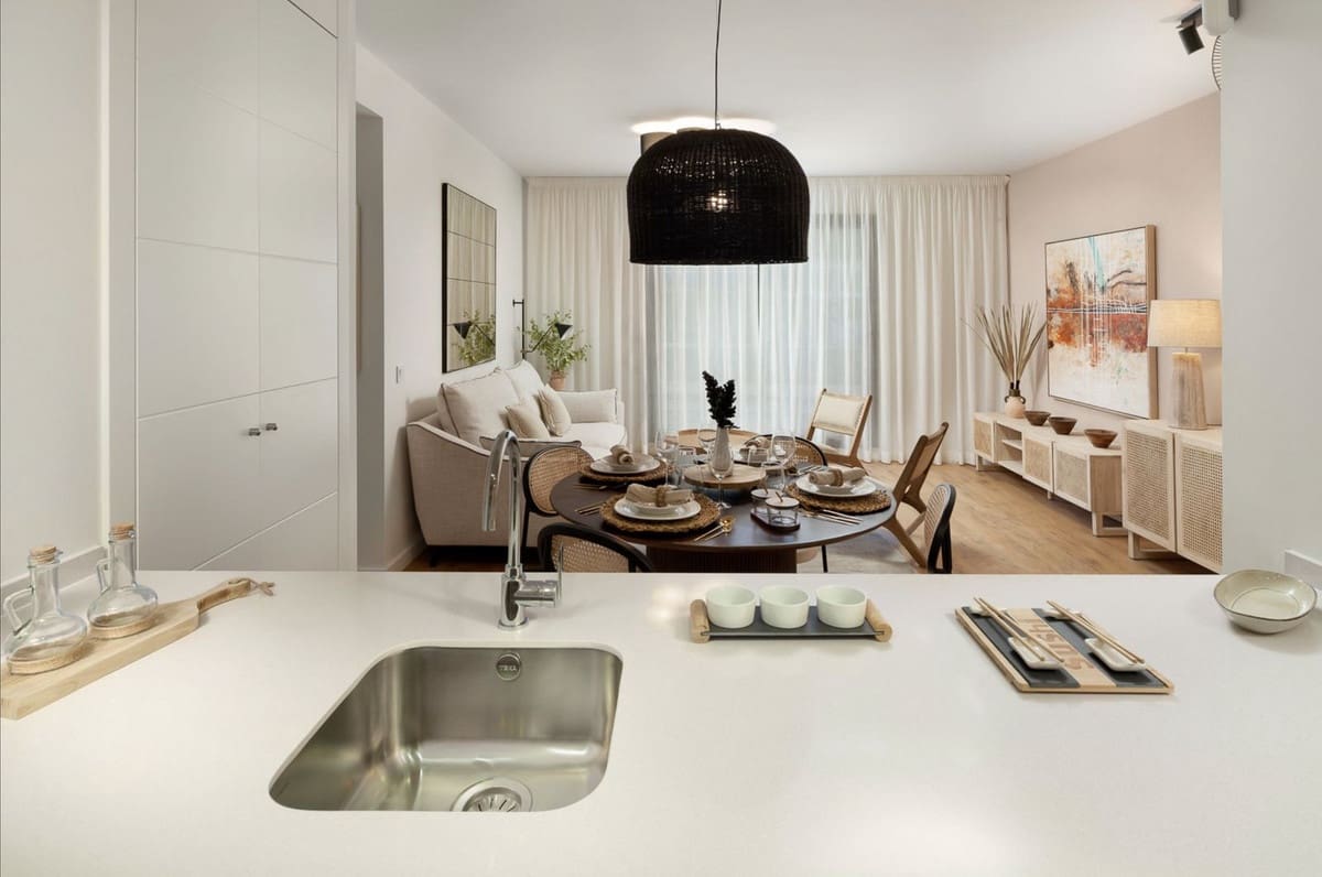 2 bedroom Apartment for sale in Estepona with pool garage - € 570,000 (Ref: 9146270)