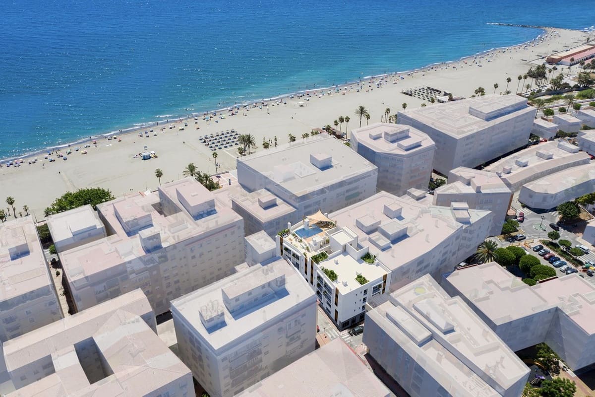 2 bedroom Apartment for sale in Estepona with pool garage - € 570,000 (Ref: 9146270)