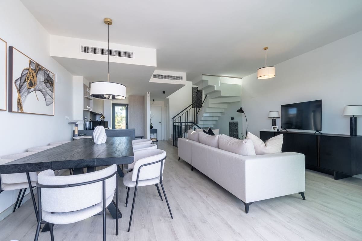 3 slaapkamer Halfvrijstaande villa te koop in Manilva met zwembad garage - € 760.000 (Ref: 9158626)