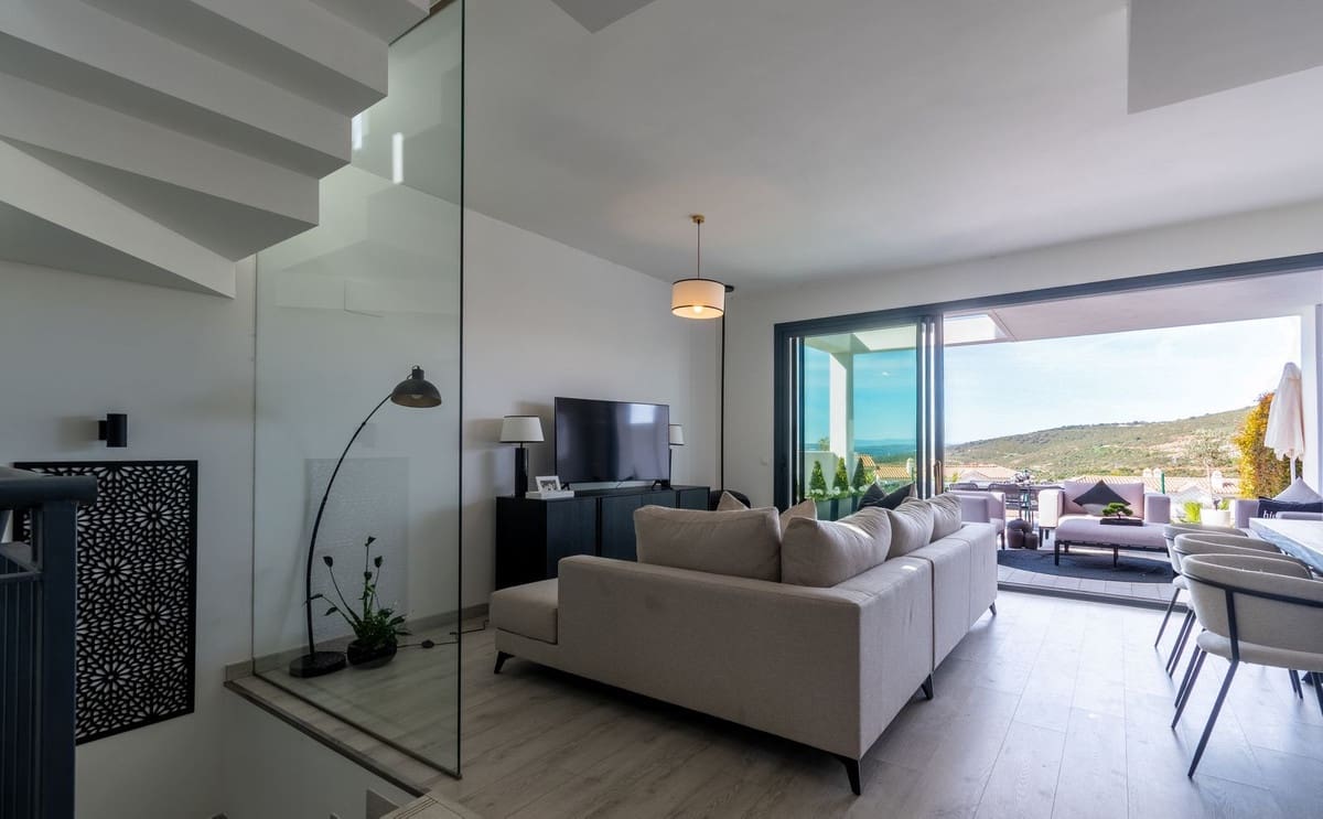 3 slaapkamer Halfvrijstaande villa te koop in Manilva met zwembad garage - € 760.000 (Ref: 9158626)