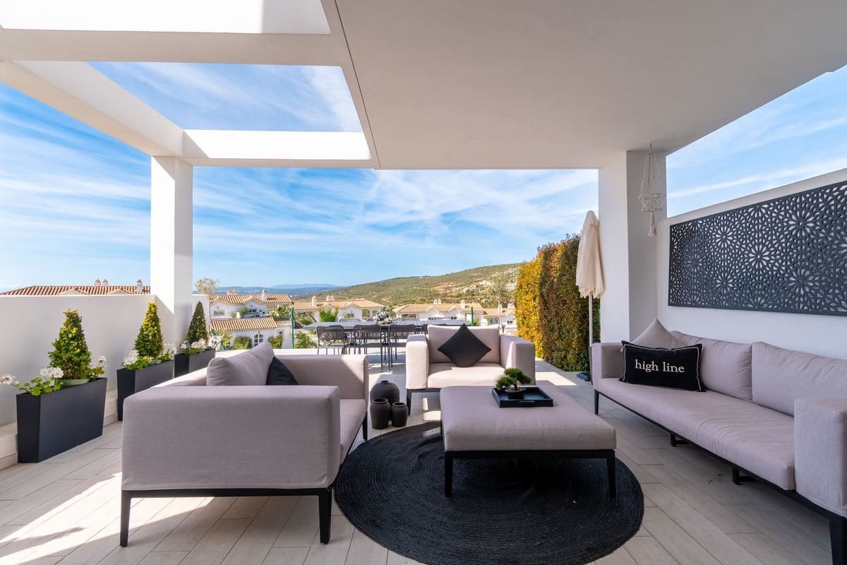 3 slaapkamer Halfvrijstaande villa te koop in Manilva met zwembad garage - € 760.000 (Ref: 9158626)