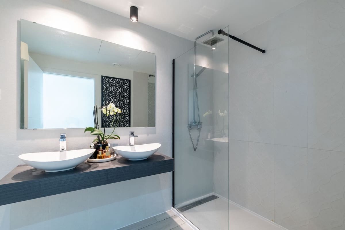 3 slaapkamer Halfvrijstaande villa te koop in Manilva met zwembad garage - € 760.000 (Ref: 9158626)