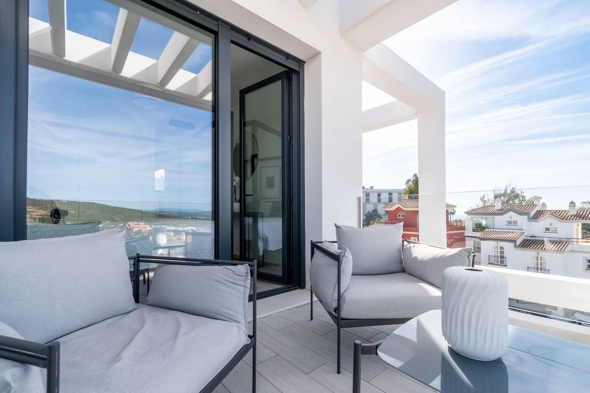 3 slaapkamer Halfvrijstaande villa te koop in Manilva met zwembad garage - € 760.000 (Ref: 9158626)