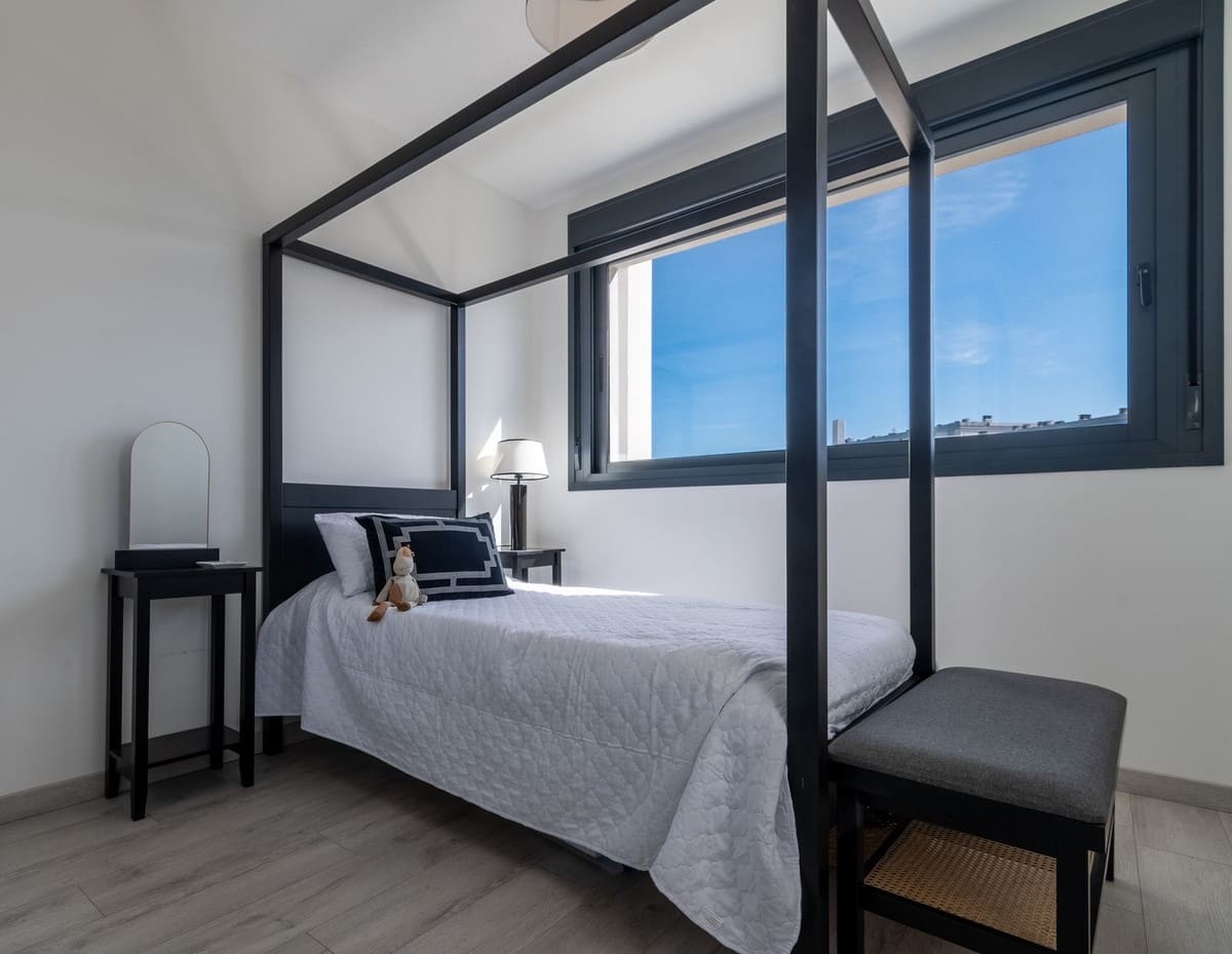 3 slaapkamer Halfvrijstaande villa te koop in Manilva met zwembad garage - € 760.000 (Ref: 9158626)