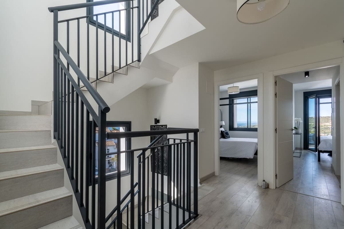 3 slaapkamer Halfvrijstaande villa te koop in Manilva met zwembad garage - € 760.000 (Ref: 9158626)