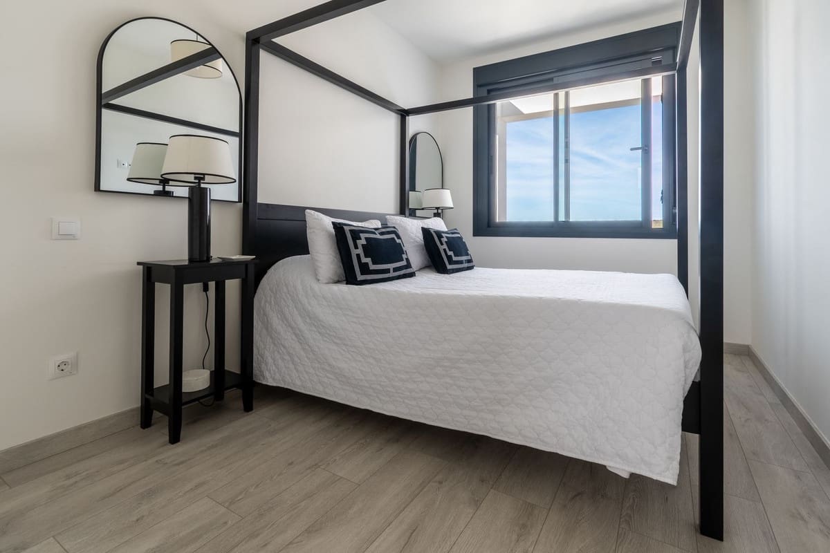 3 slaapkamer Halfvrijstaande villa te koop in Manilva met zwembad garage - € 760.000 (Ref: 9158626)