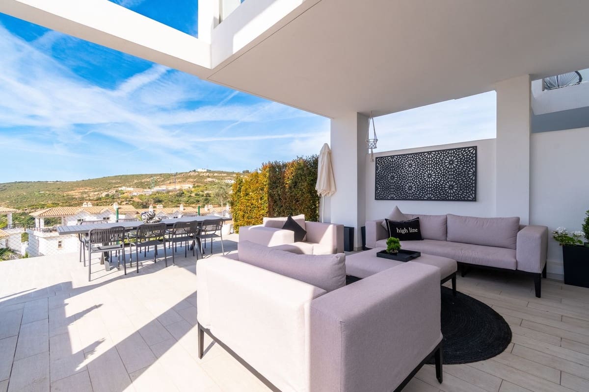 3 slaapkamer Halfvrijstaande villa te koop in Manilva met zwembad garage - € 760.000 (Ref: 9158626)