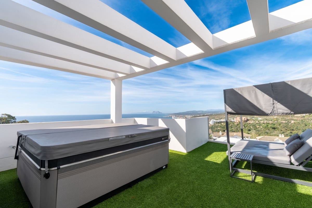 3 slaapkamer Halfvrijstaande villa te koop in Manilva met zwembad garage - € 760.000 (Ref: 9158626)