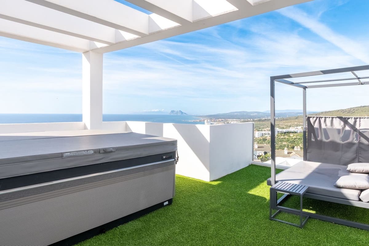 3 slaapkamer Halfvrijstaande villa te koop in Manilva met zwembad garage - € 760.000 (Ref: 9158626)