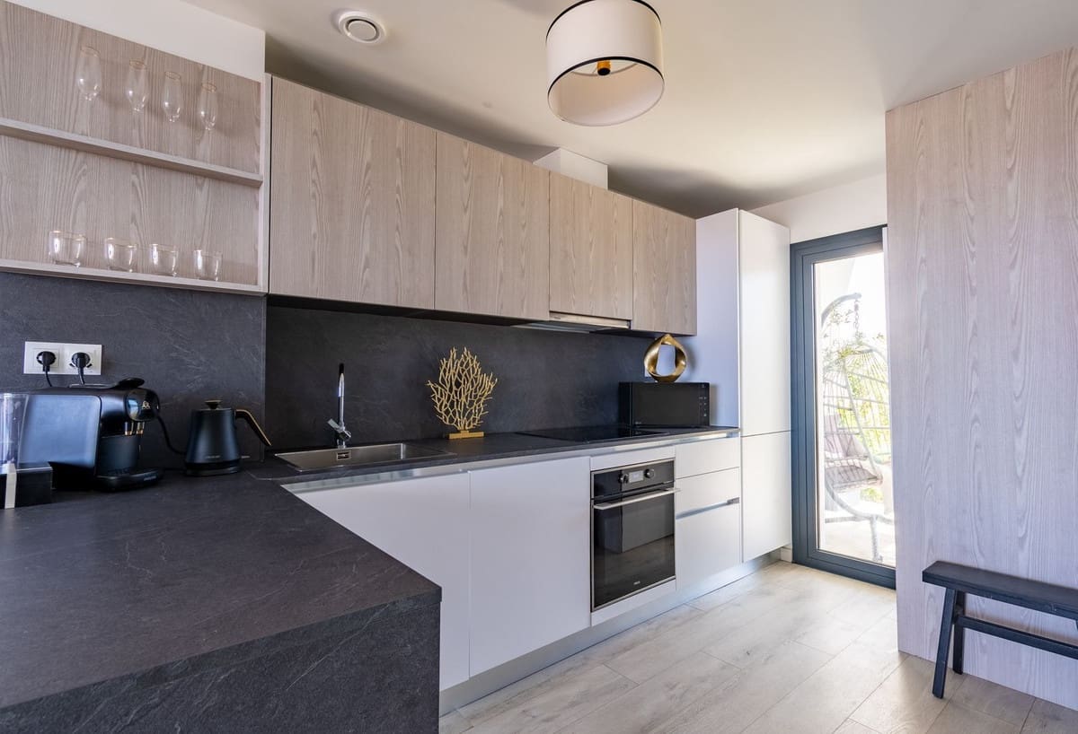 3 slaapkamer Halfvrijstaande villa te koop in Manilva met zwembad garage - € 760.000 (Ref: 9158626)