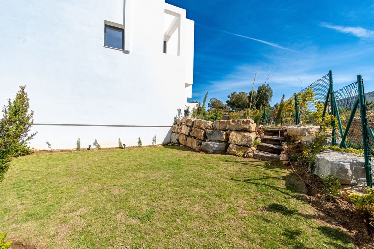 3 slaapkamer Halfvrijstaande villa te koop in Manilva met zwembad garage - € 760.000 (Ref: 9158626)