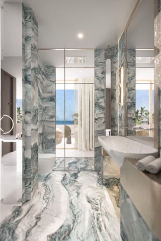 3 quarto Apartamento para venda em Puerto Banus, Marbella com piscina garagem - 4 950 000 € (Ref: 9158832)