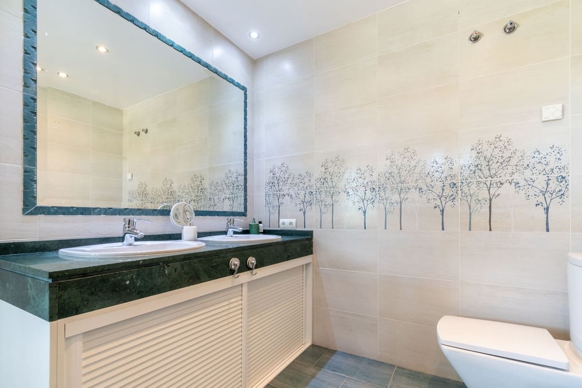 3 makuuhuone Omakotitalo myytävänä paikassa Marbella mukana uima-altaan 
autotalli - 690 000 € (Ref: 9162692)