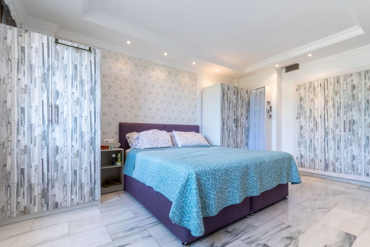 3 makuuhuone Omakotitalo myytävänä paikassa Marbella mukana uima-altaan 
autotalli - 690 000 € (Ref: 9162692)