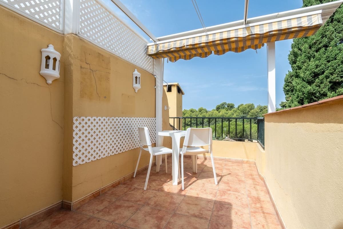 3 makuuhuone Omakotitalo myytävänä paikassa Marbella mukana uima-altaan 
autotalli - 690 000 € (Ref: 9162692)