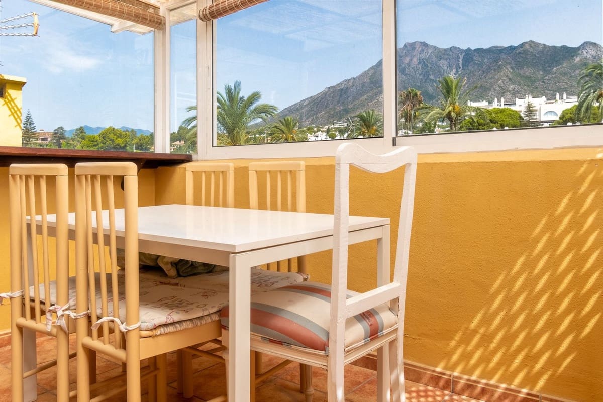 3 makuuhuone Omakotitalo myytävänä paikassa Marbella mukana uima-altaan 
autotalli - 690 000 € (Ref: 9162692)