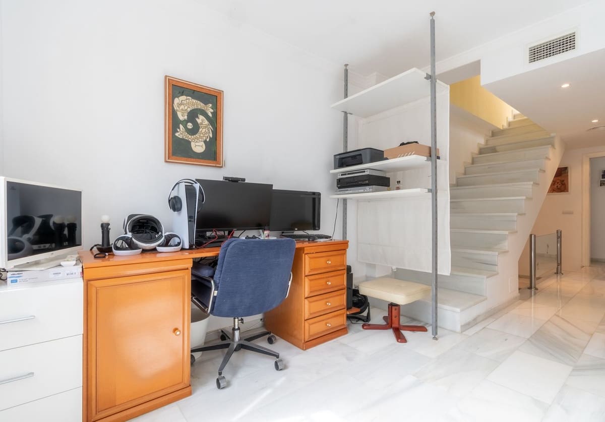 3 makuuhuone Omakotitalo myytävänä paikassa Marbella mukana uima-altaan 
autotalli - 690 000 € (Ref: 9162692)