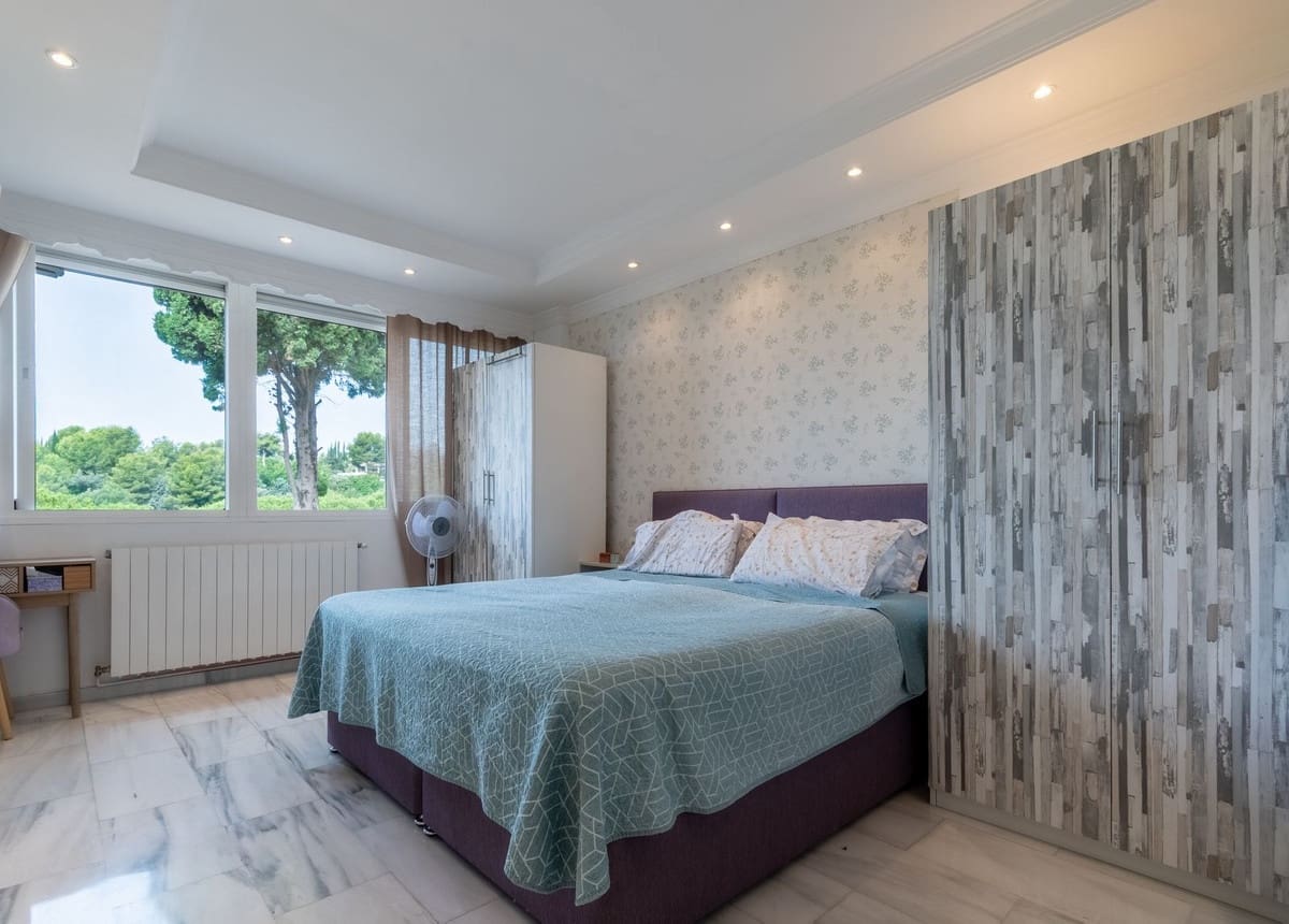 3 makuuhuone Omakotitalo myytävänä paikassa Marbella mukana uima-altaan 
autotalli - 690 000 € (Ref: 9162692)