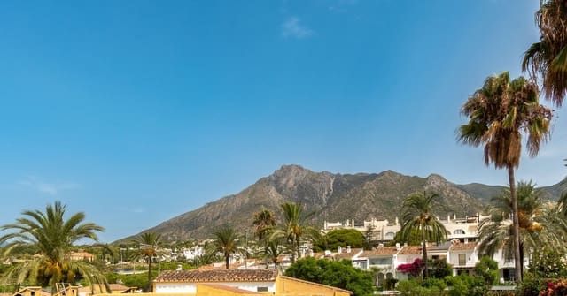 3 makuuhuone Omakotitalo myytävänä paikassa Marbella mukana uima-altaan 
autotalli - 690 000 € (Ref: 9162692)