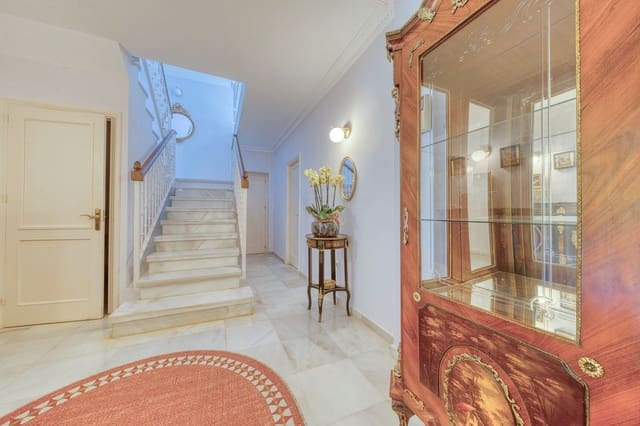 Chalet de 6 habitaciones en Nueva Andalucia, Marbella en alquiler con piscina garaje - 12.000 € (Ref: 9163310)