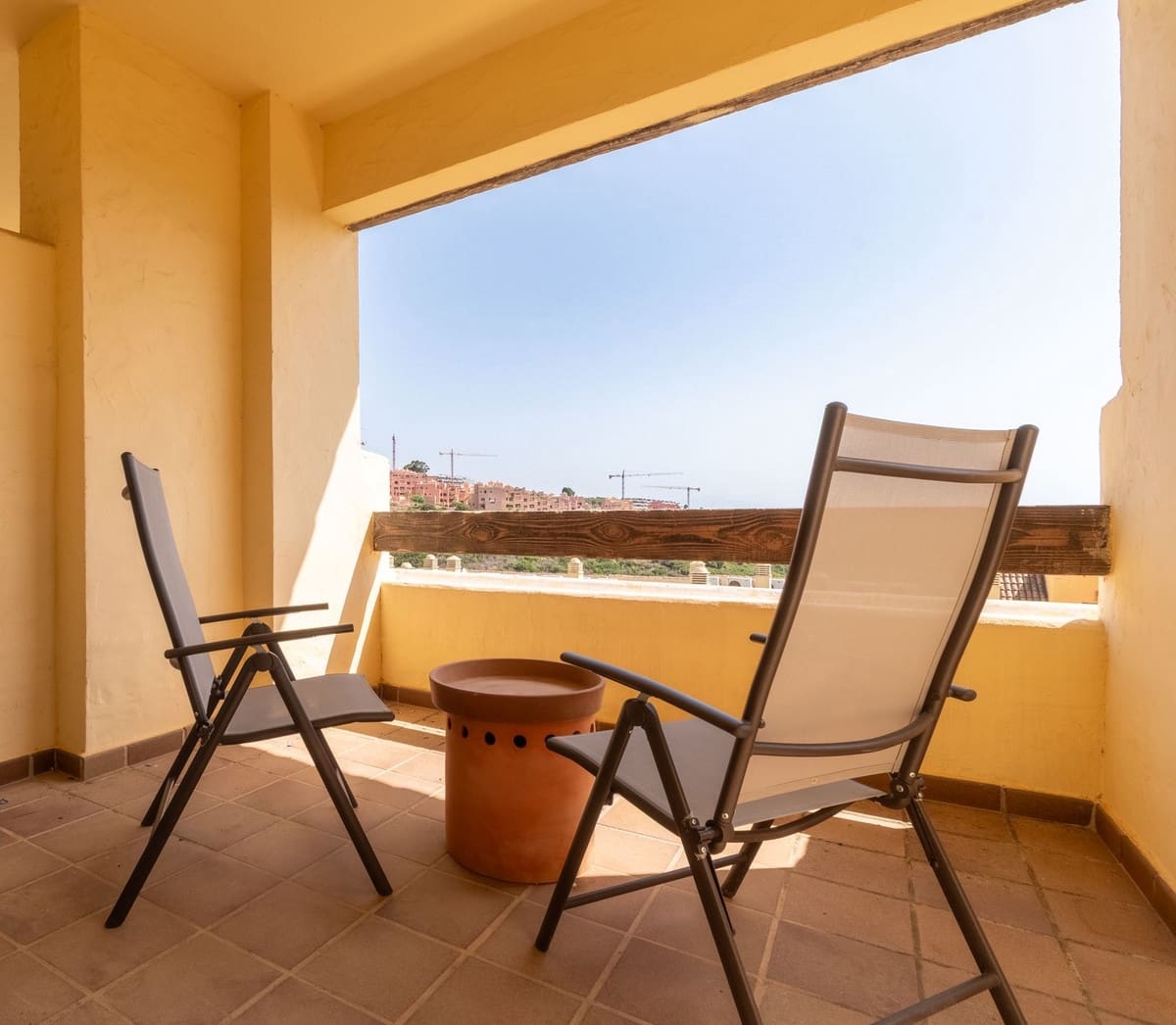 2 soveværelse Lejlighed til salg i La Duquesa / Puerto de la Duquesa med swimmingpool garage - € 250.000 (Ref: 9168260)