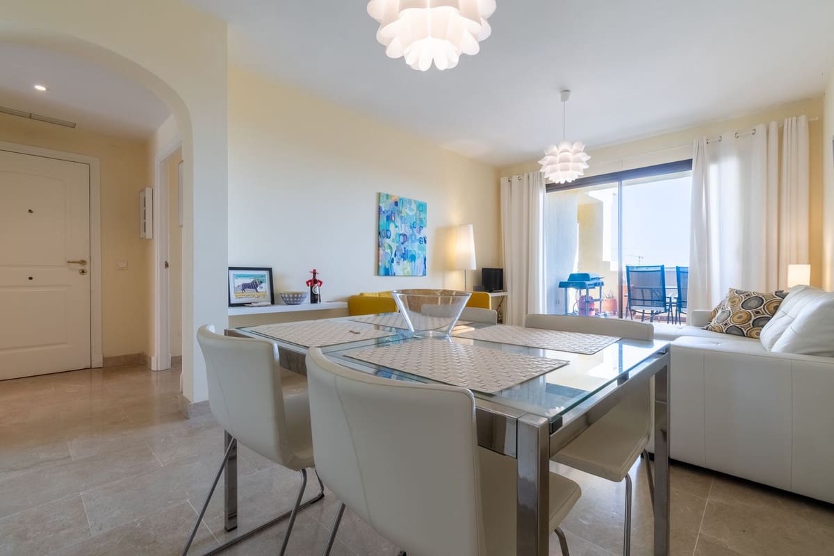 2 soveværelse Lejlighed til salg i La Duquesa / Puerto de la Duquesa med swimmingpool garage - € 250.000 (Ref: 9168260)