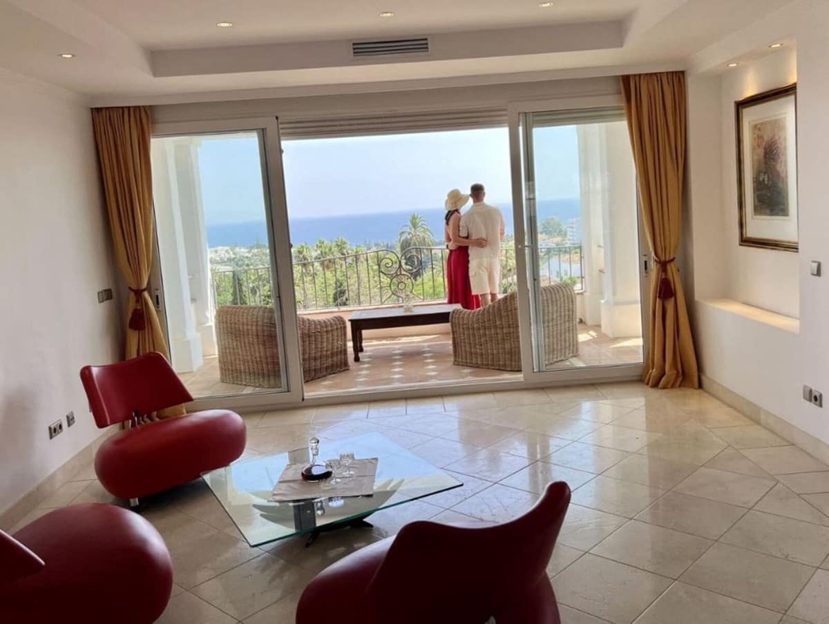 4 bedroom Villa for sale in Marbella with pool garage - € 1,990,000 (Ref: 9172345)