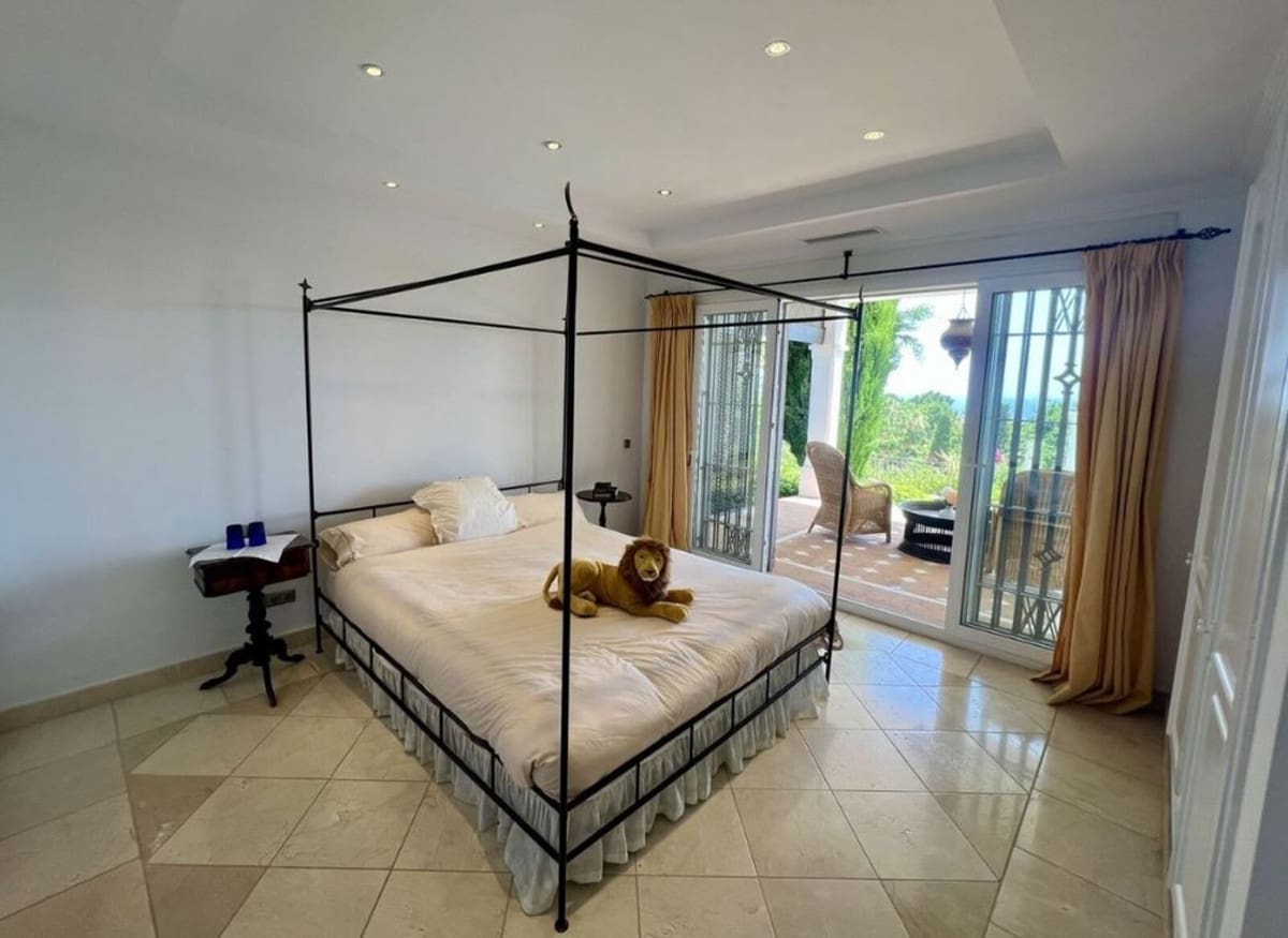 4 soverom Villa til salgs i Marbella med svømmebasseng garasje - € 1 990 000 (Ref: 9172345)