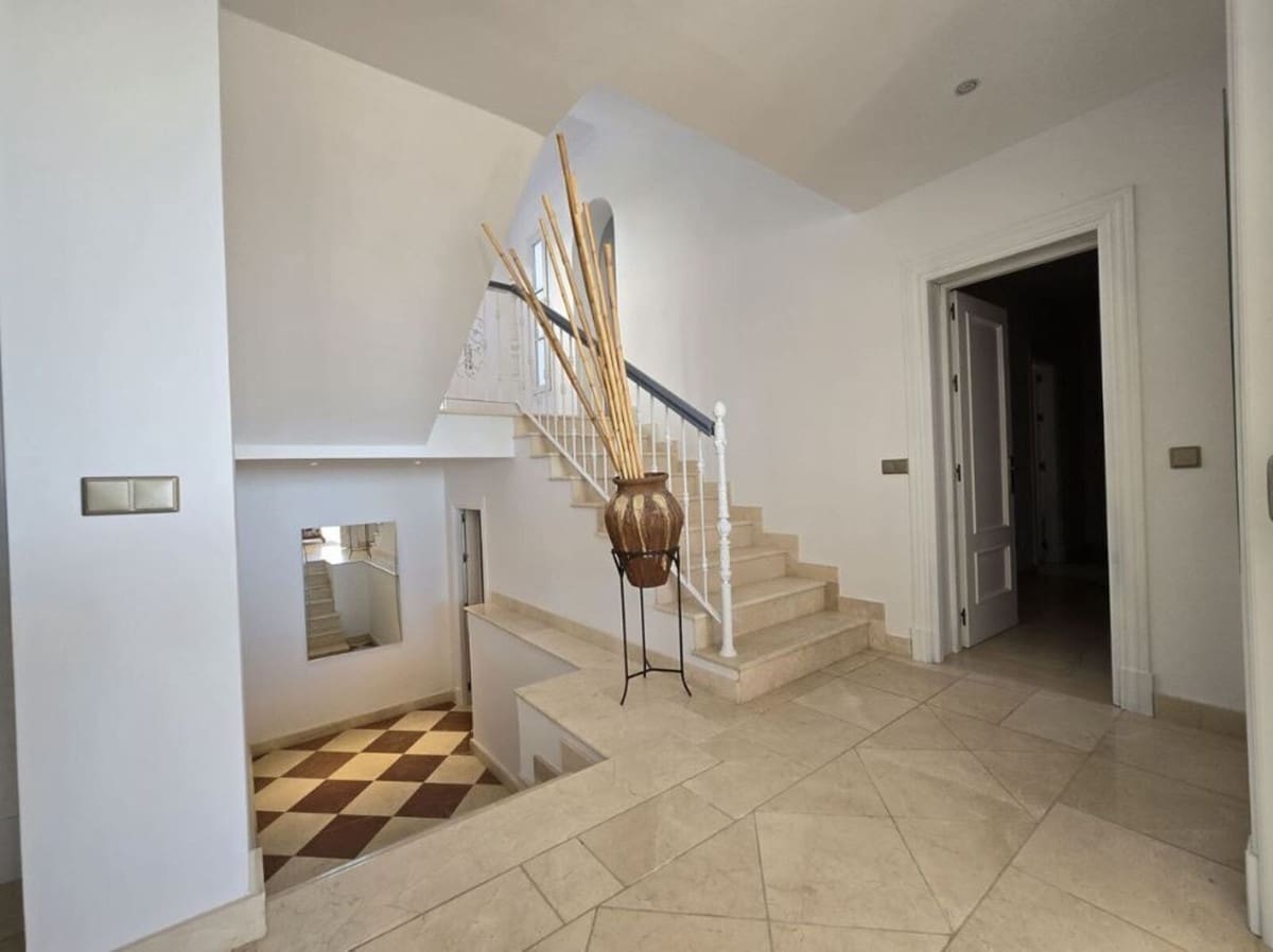 4 soverom Villa til salgs i Marbella med svømmebasseng garasje - € 1 990 000 (Ref: 9172345)