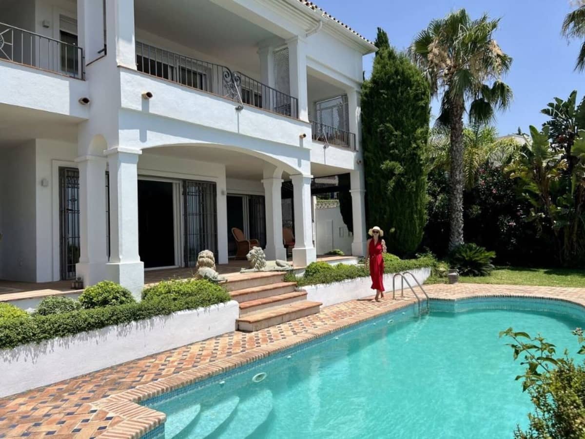 4 soverom Villa til salgs i Marbella med svømmebasseng garasje - € 1 990 000 (Ref: 9172345)