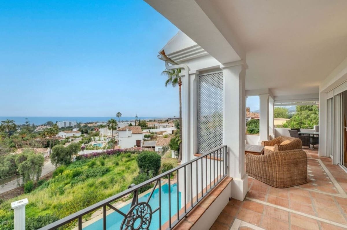 Chalet de 4 habitaciones en Marbella en venta con piscina garaje - 1.990.000 € (Ref: 9172345)