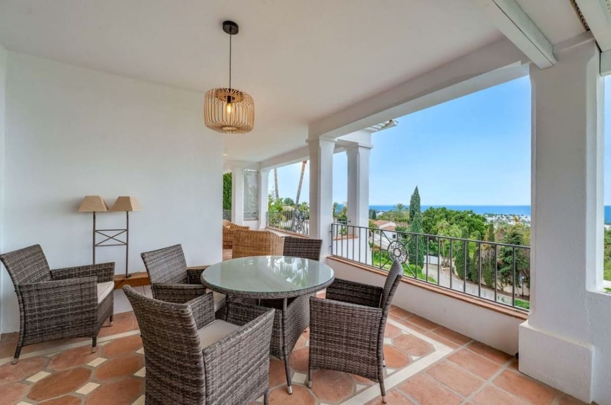 Chalet de 4 habitaciones en Marbella en venta con piscina garaje - 1.990.000 € (Ref: 9172345)