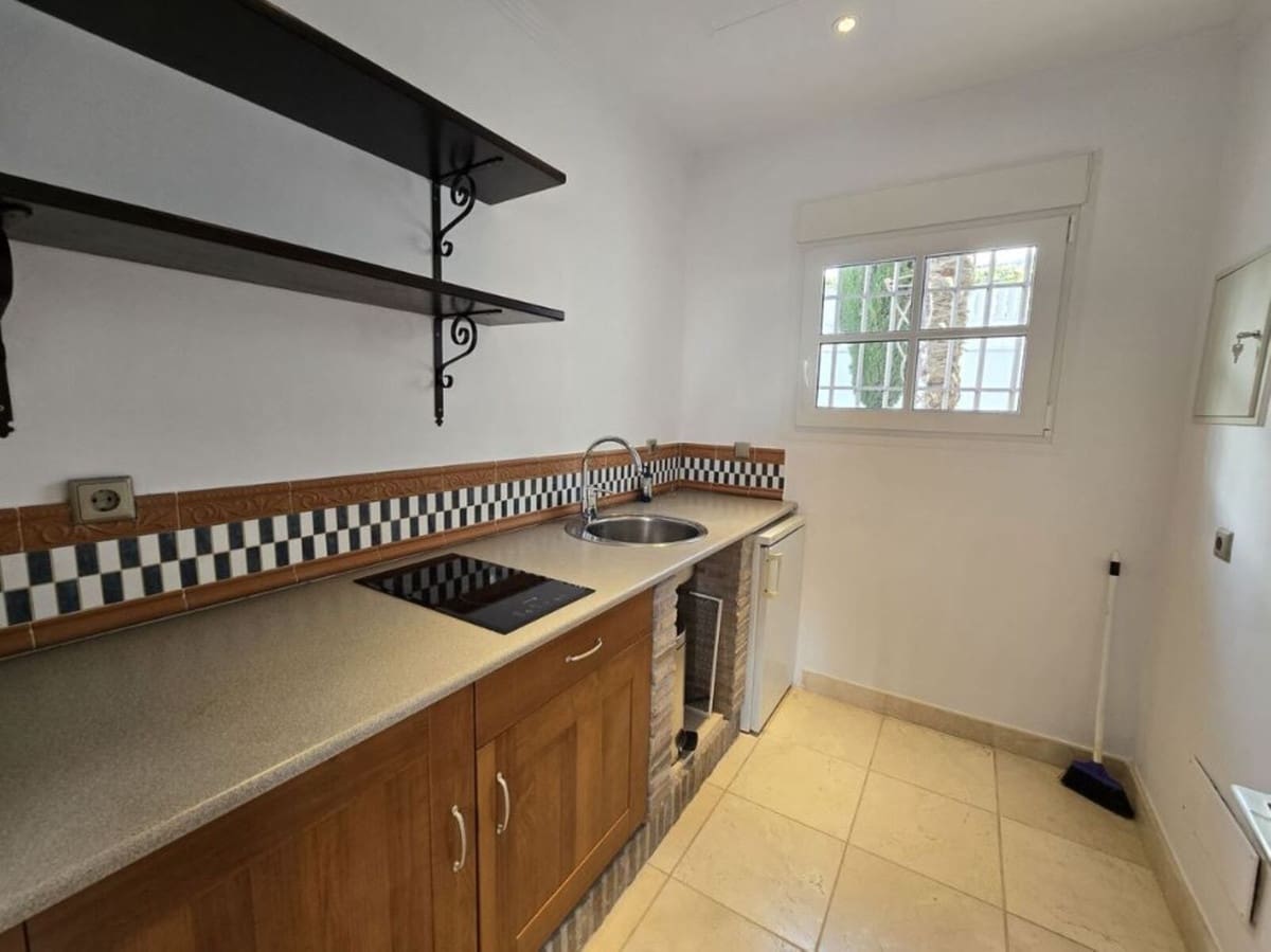 Chalet de 4 habitaciones en Marbella en venta con piscina garaje - 1.990.000 € (Ref: 9172345)