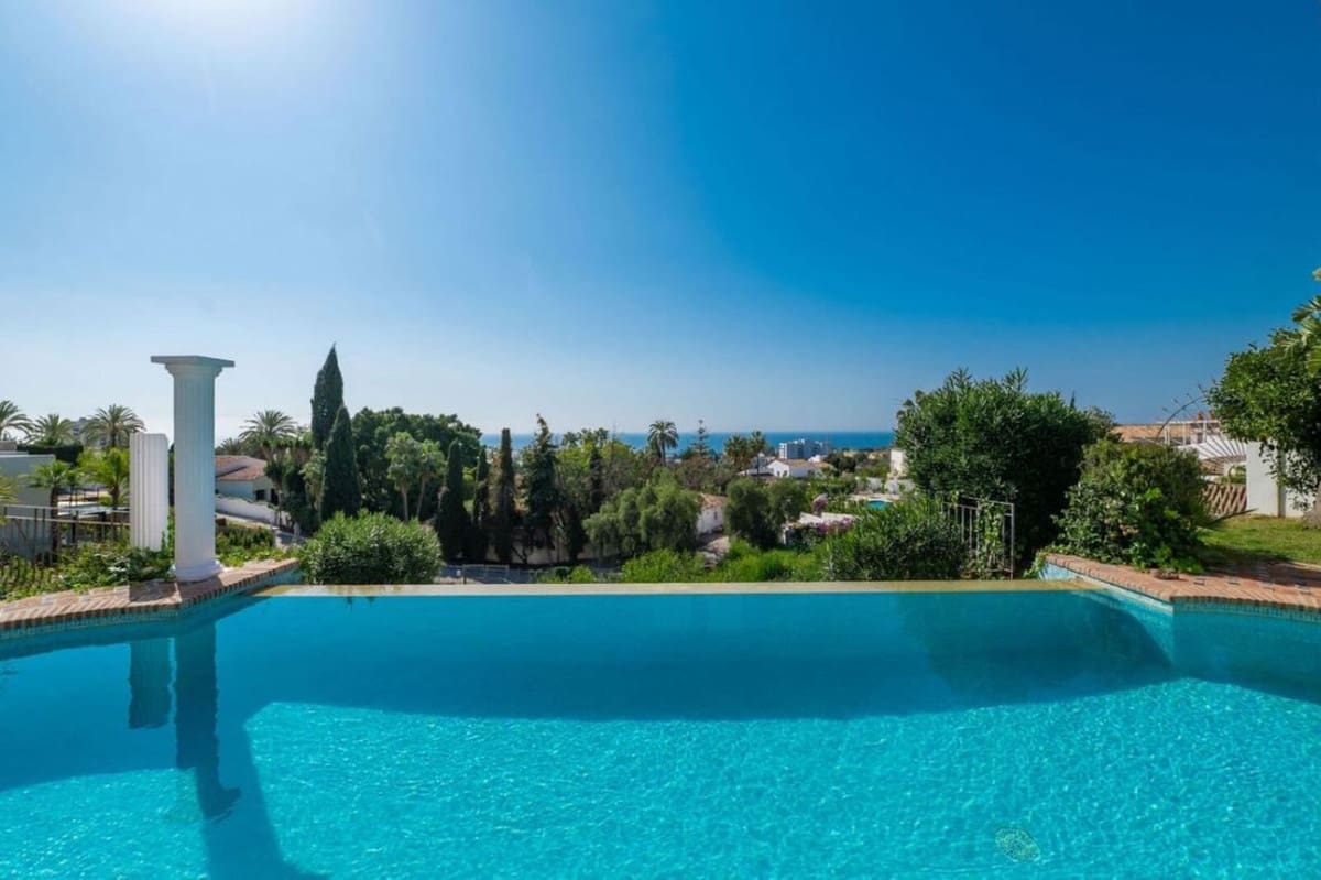 Chalet de 4 habitaciones en Marbella en venta con piscina garaje - 1.990.000 € (Ref: 9172345)