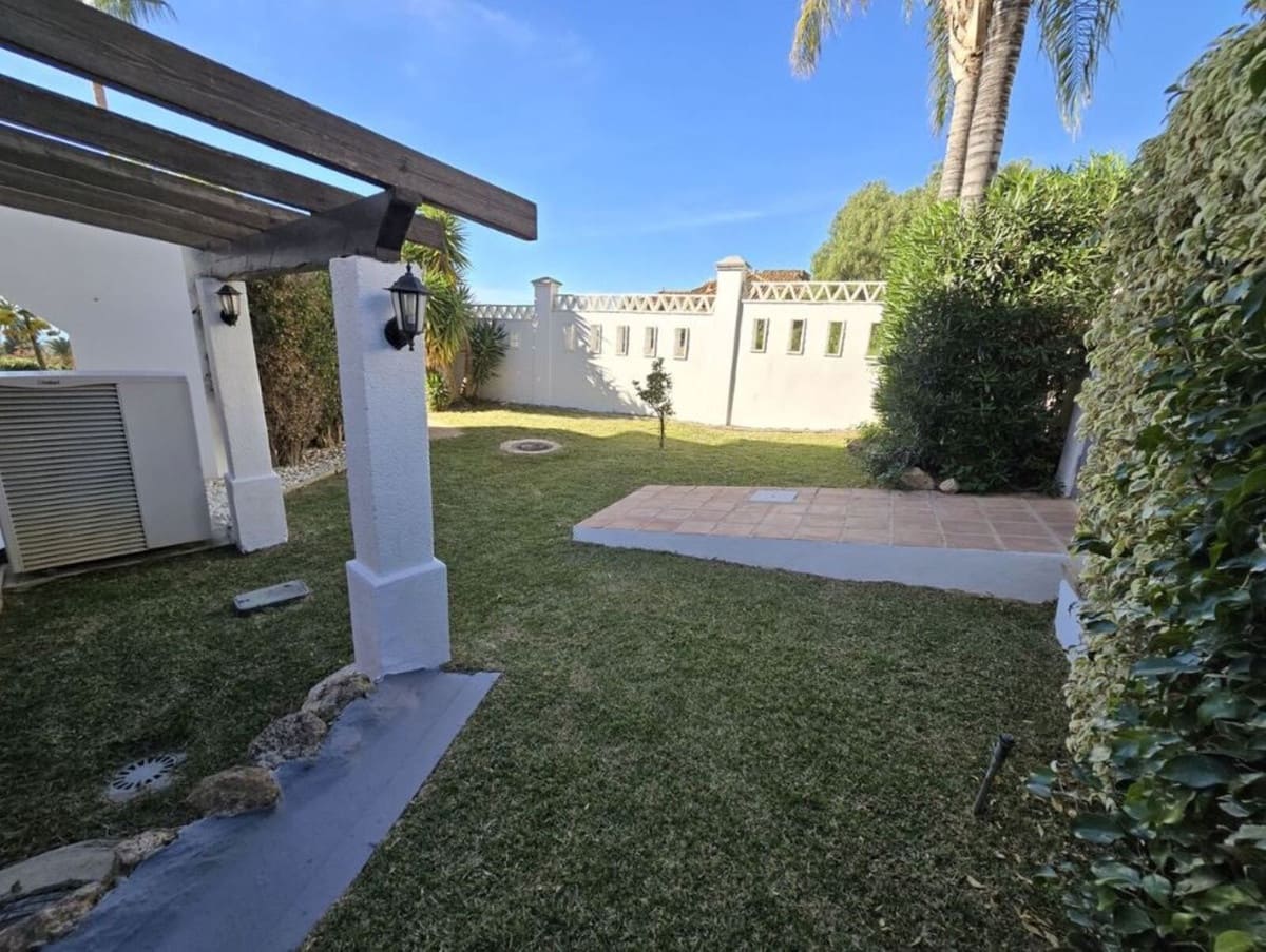 Chalet de 4 habitaciones en Marbella en venta con piscina garaje - 1.990.000 € (Ref: 9172345)