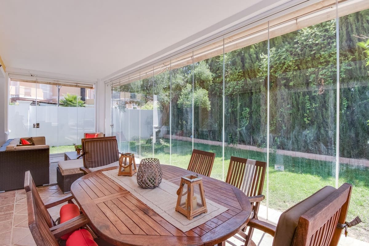 4 bedroom Villa for sale in La Duquesa / Puerto de la Duquesa with pool garage - € 699,000 (Ref: 9176088)