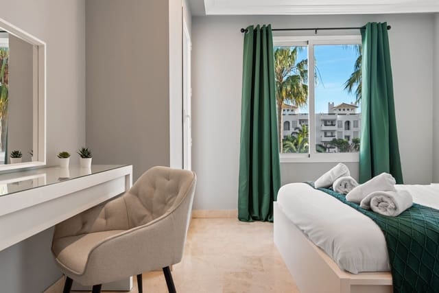 2 makuuhuone Kattohuoneisto myytävänä paikassa Selwo, Estepona mukana uima-altaan - 355 000 € (Ref: 9180433)